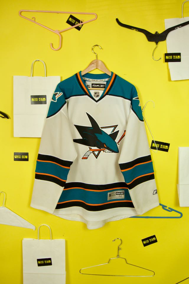Vintage San Jose Sharks Reebok Jersey (M)